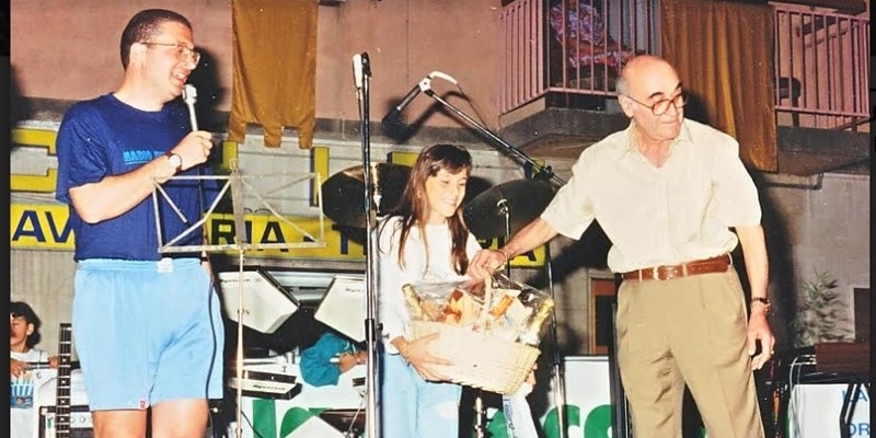Sul palco dei cantanti con Leonardo a sinistra e Alfredo Mattioli
