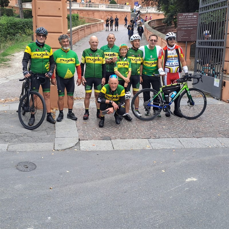 I ciclisti a San Luca lo scorso sabato 27 settembre 2025.