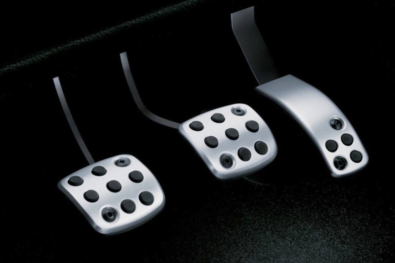 73b7b6 pedali auto 18092025 www okmugello it