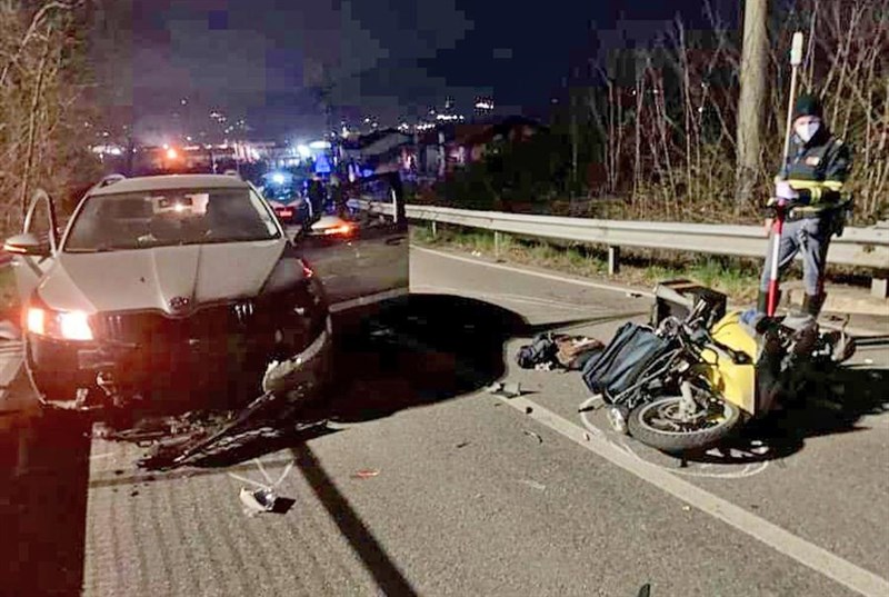 Alcune immagini diffuse dall'Associazione Precari in Rete