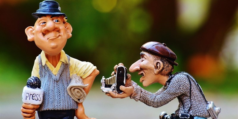 Cr f061e3 press journalist photographer news headlines