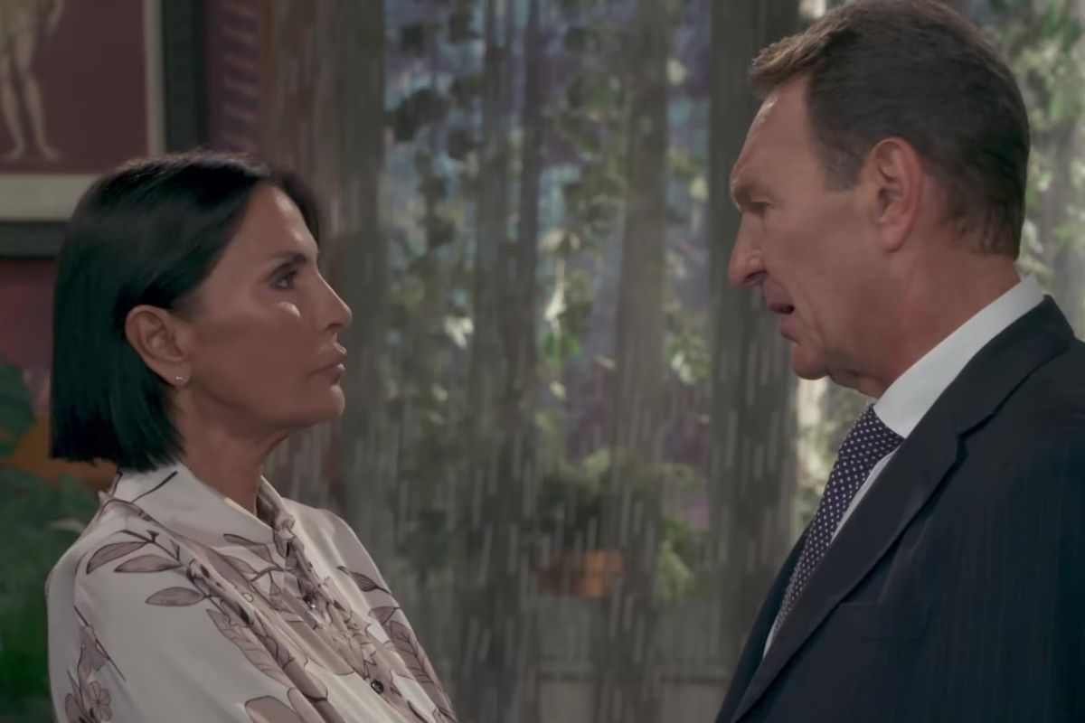 un posto al sole roberto e marina attendono la cliente americana