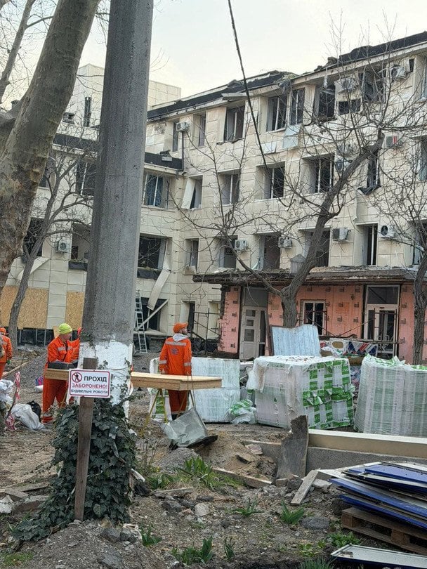 Un drone russo Shahed ha colpito una maternità a Odessa1