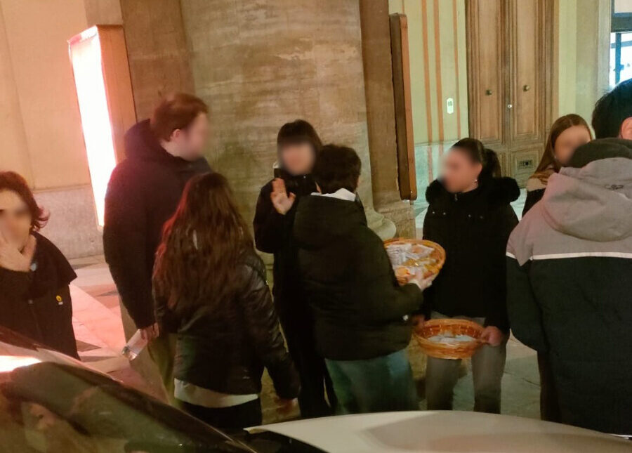 Adolescenti misericordia aiuto