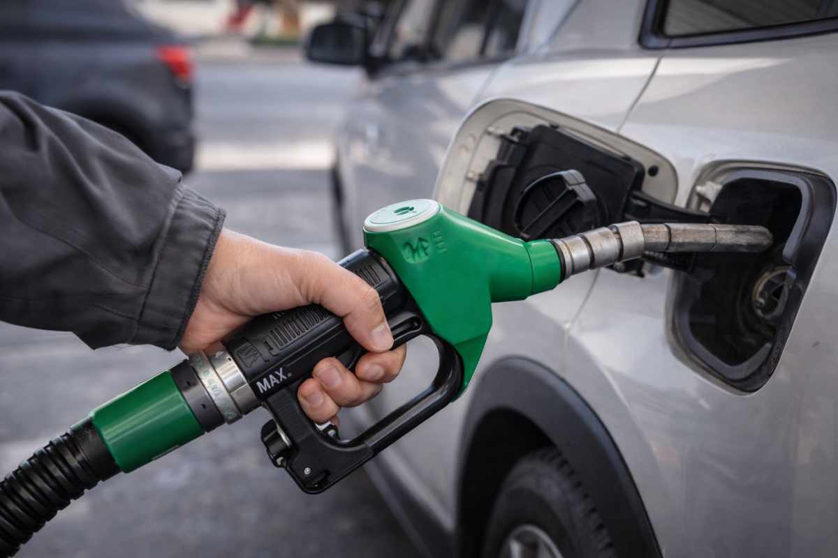 benzina trucco per pagarne la metà