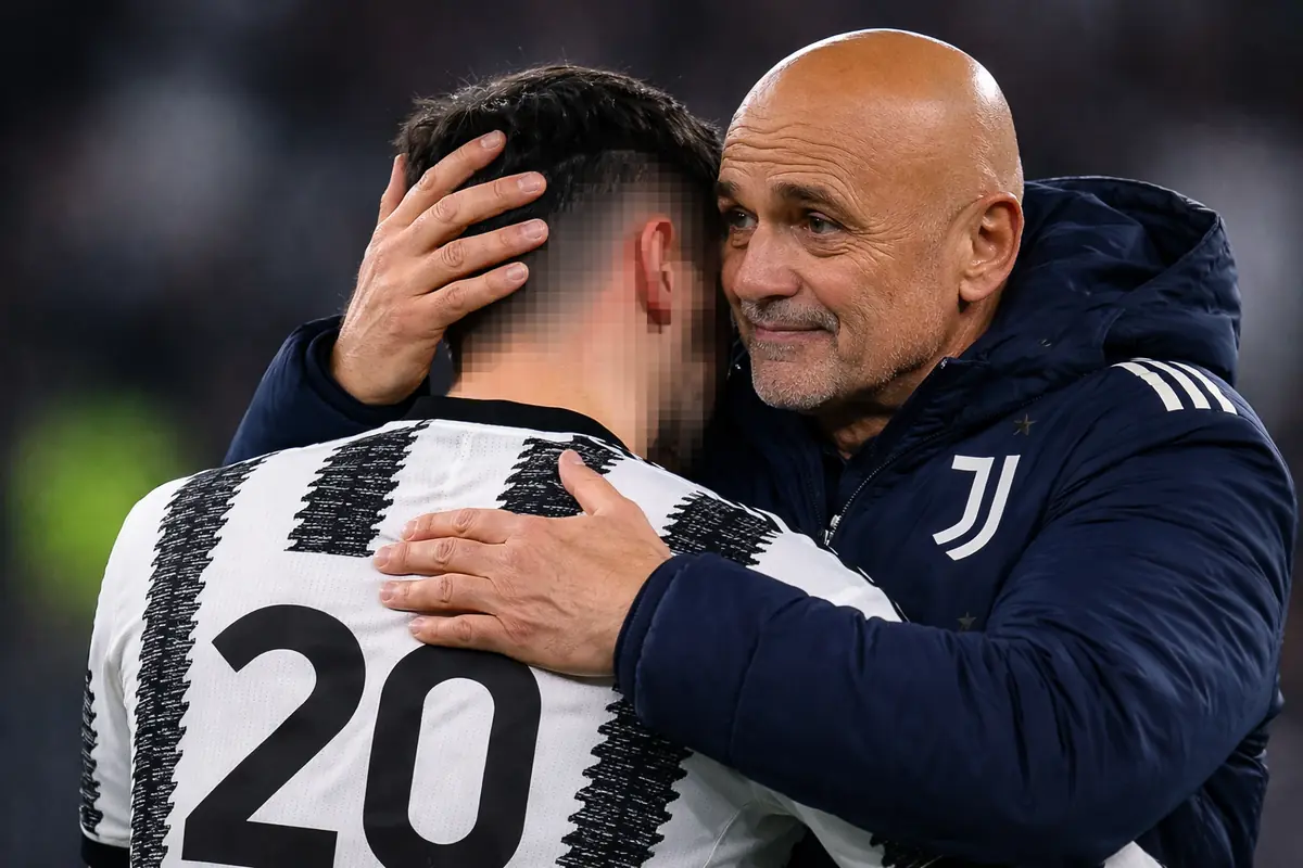 Spalletti abbraccia un giocatore della Juve