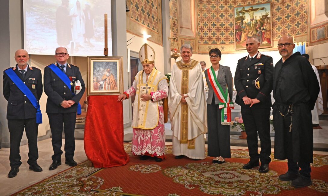 Consegna del quadro in dono al Cavalier Paolo Baldini