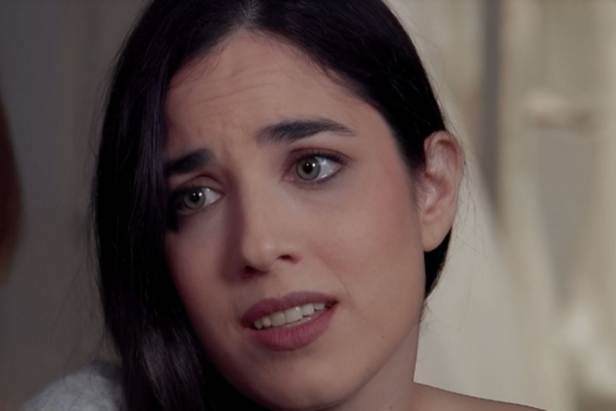 Manuela Cirillo piange in ospedale anticipazioni Un Posto al Sole aprile 2026.