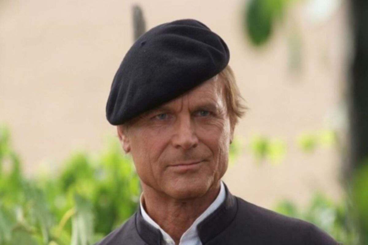 Terence Hill nei panni di Don Matteo