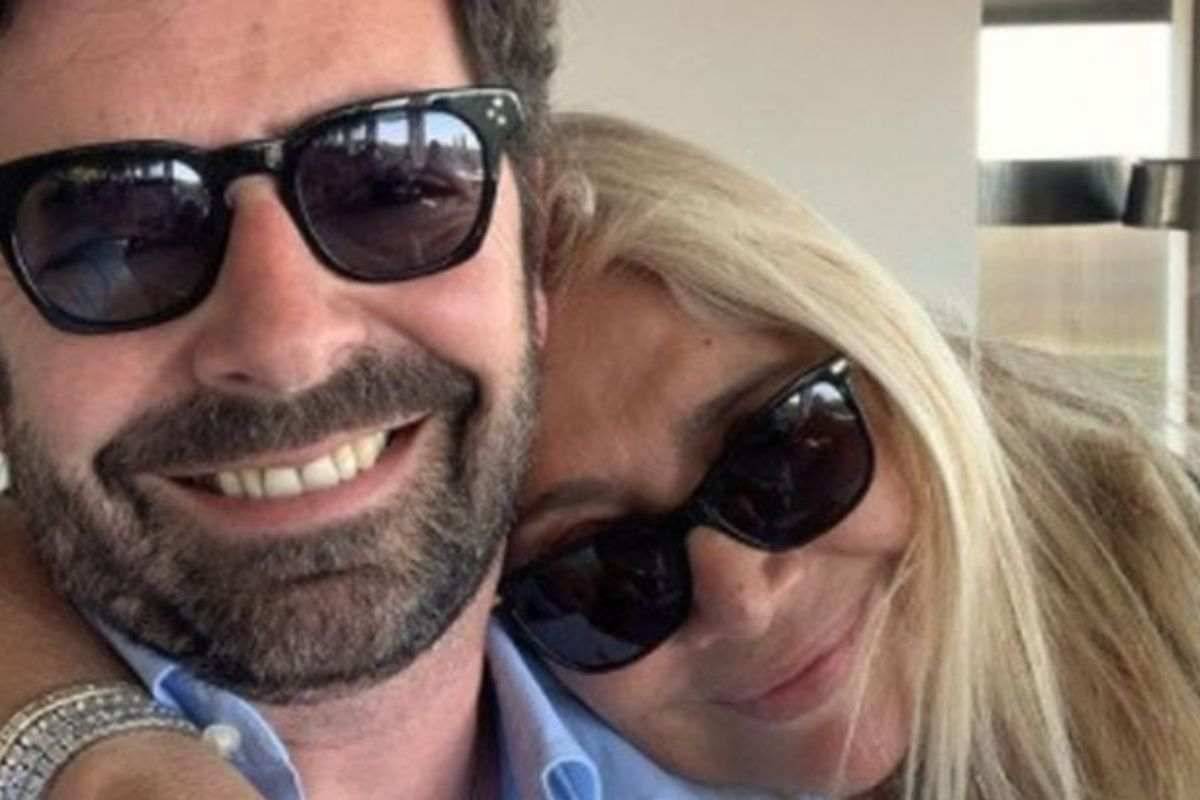 Alberto Matano abbracciato a Mara Venier, non la sostituirà a Domenica In
