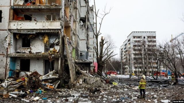 Le conseguenze dei bombardamenti con bombe aeree a Kharkiv tra febbraio e marzo del