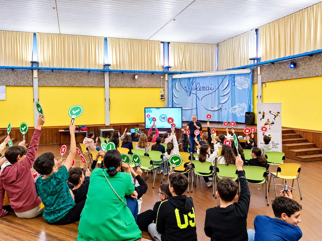 Plures scuola